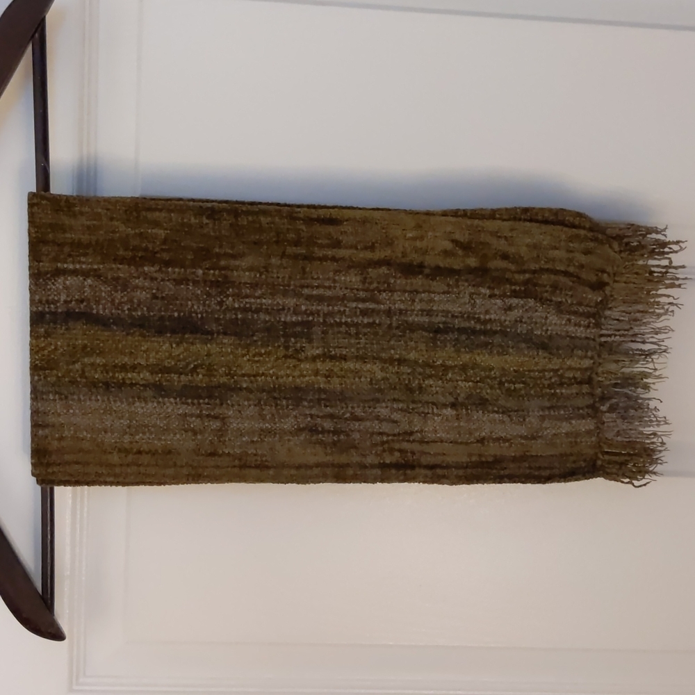 Dark Green Fashion Scarf - Picture 4 of 7